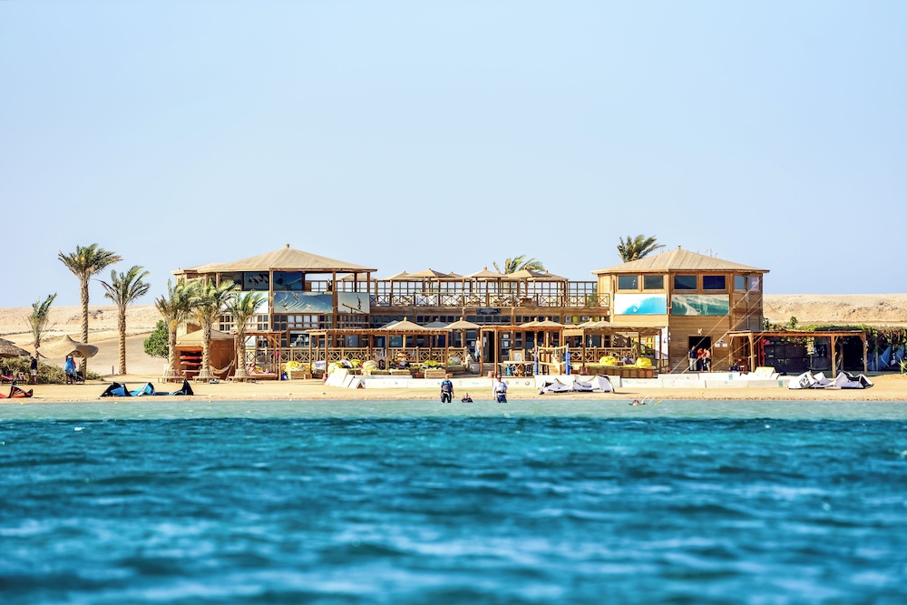 The Breakers Diving and Surfing Lodge 53/62