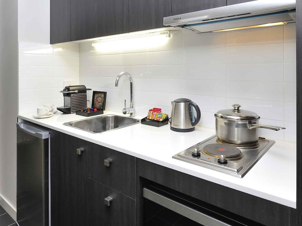 Mercure Melbourne Therry Street 40/42