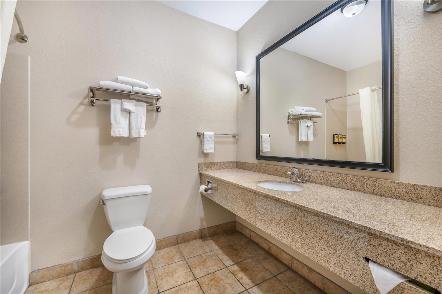 Best Western Plus Eastgate Inn & Suites 31/32