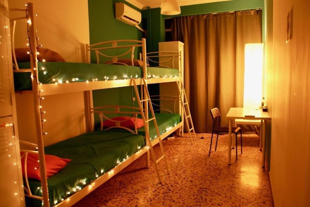 Acropolis View Dream Hostel 28/38