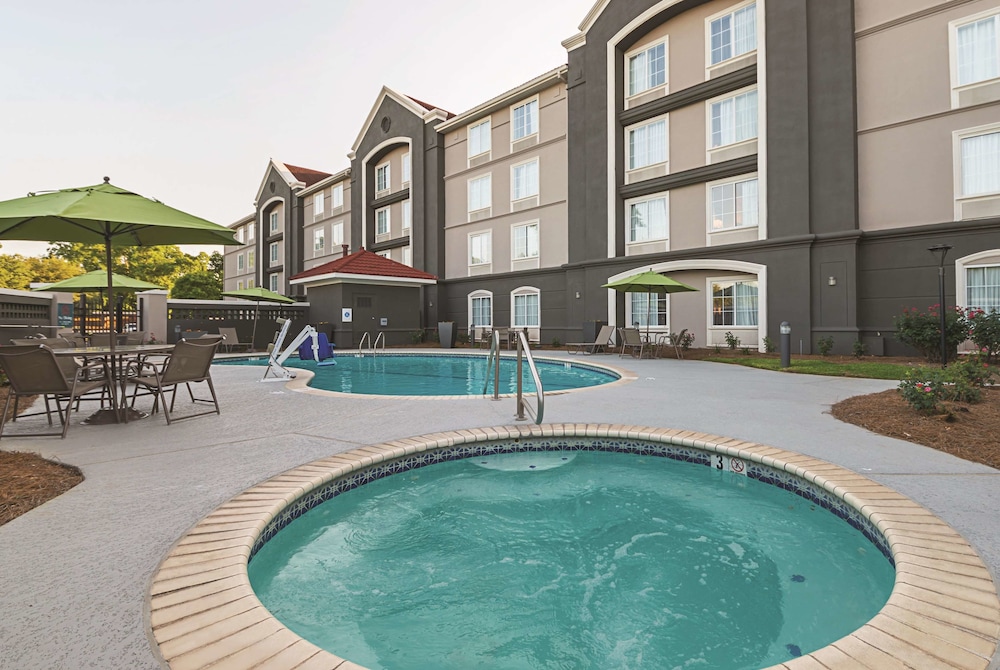 La Quinta Inn & Suites by Wyndham Alexandria Airport 4/48