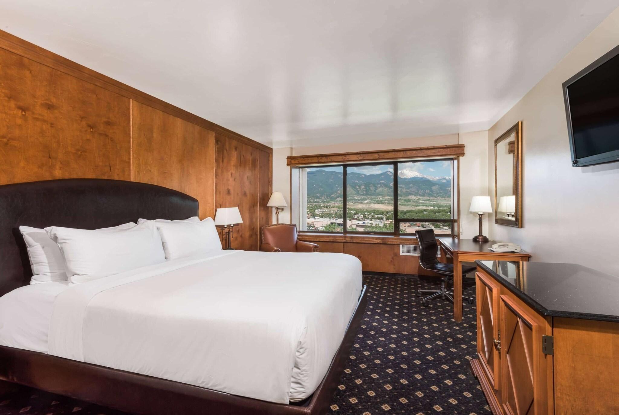 Room, Double Bed, City View