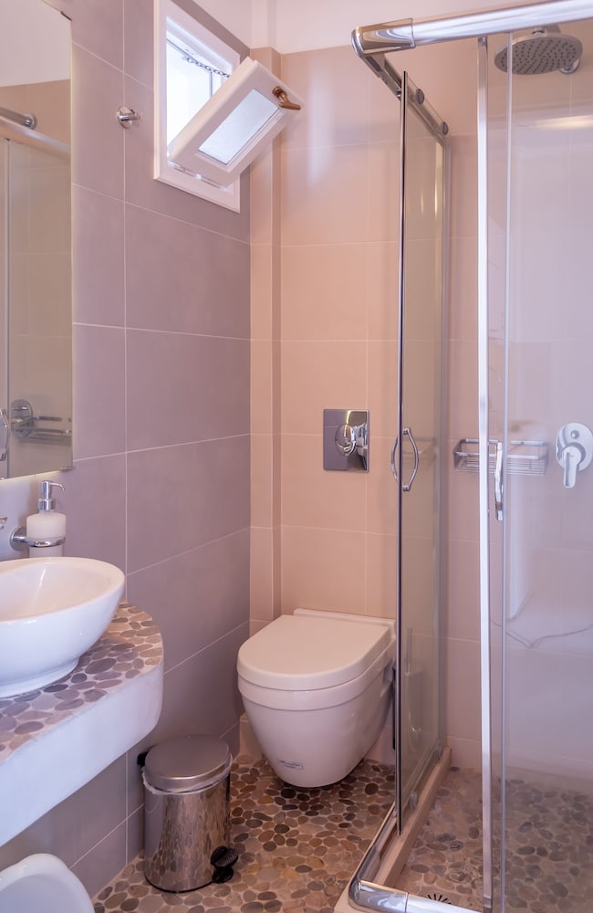 Milos Bay Suites 40/50