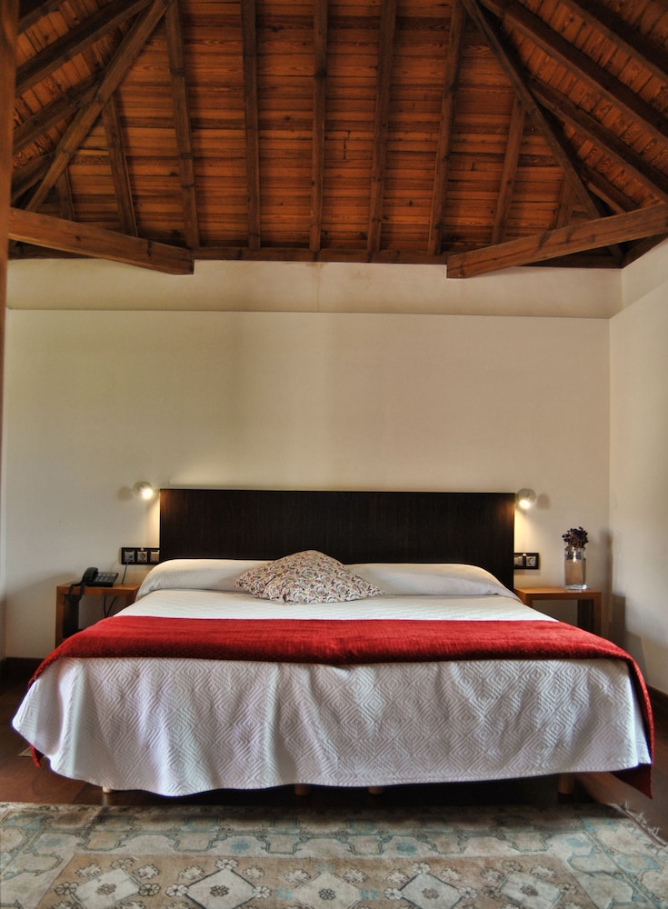 Hotel Rural El Mondalon 18/50