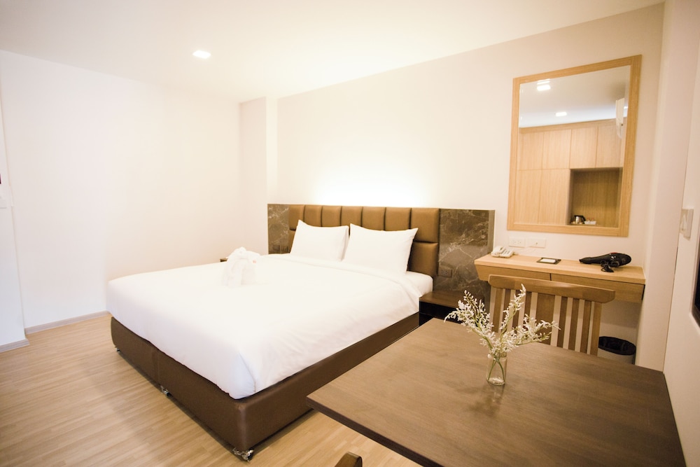B2 Amata Nakorn Premier Hotel 13/34