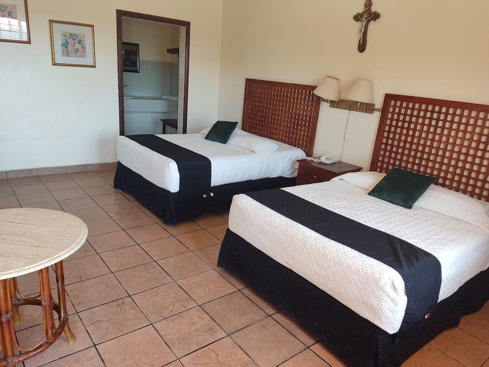 Hotel Posada Santa Fe 11/50