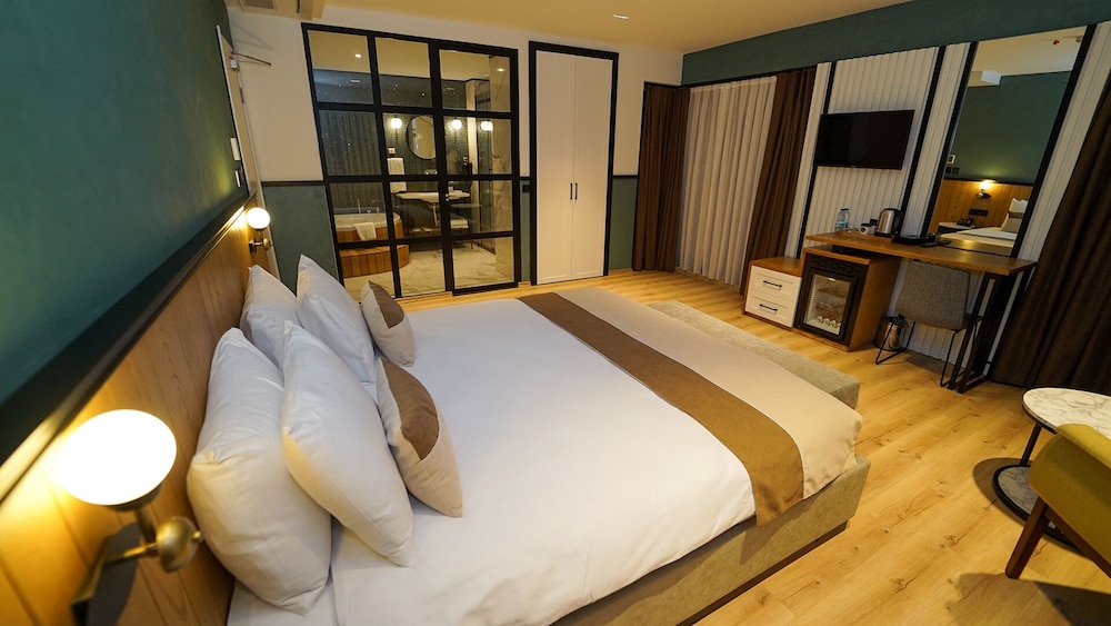 Fragments Hotel 29/51