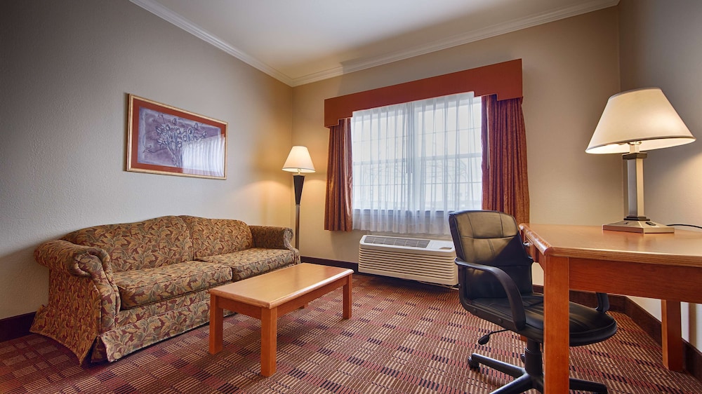 Best Western Club House Inn & Suites 26/34
