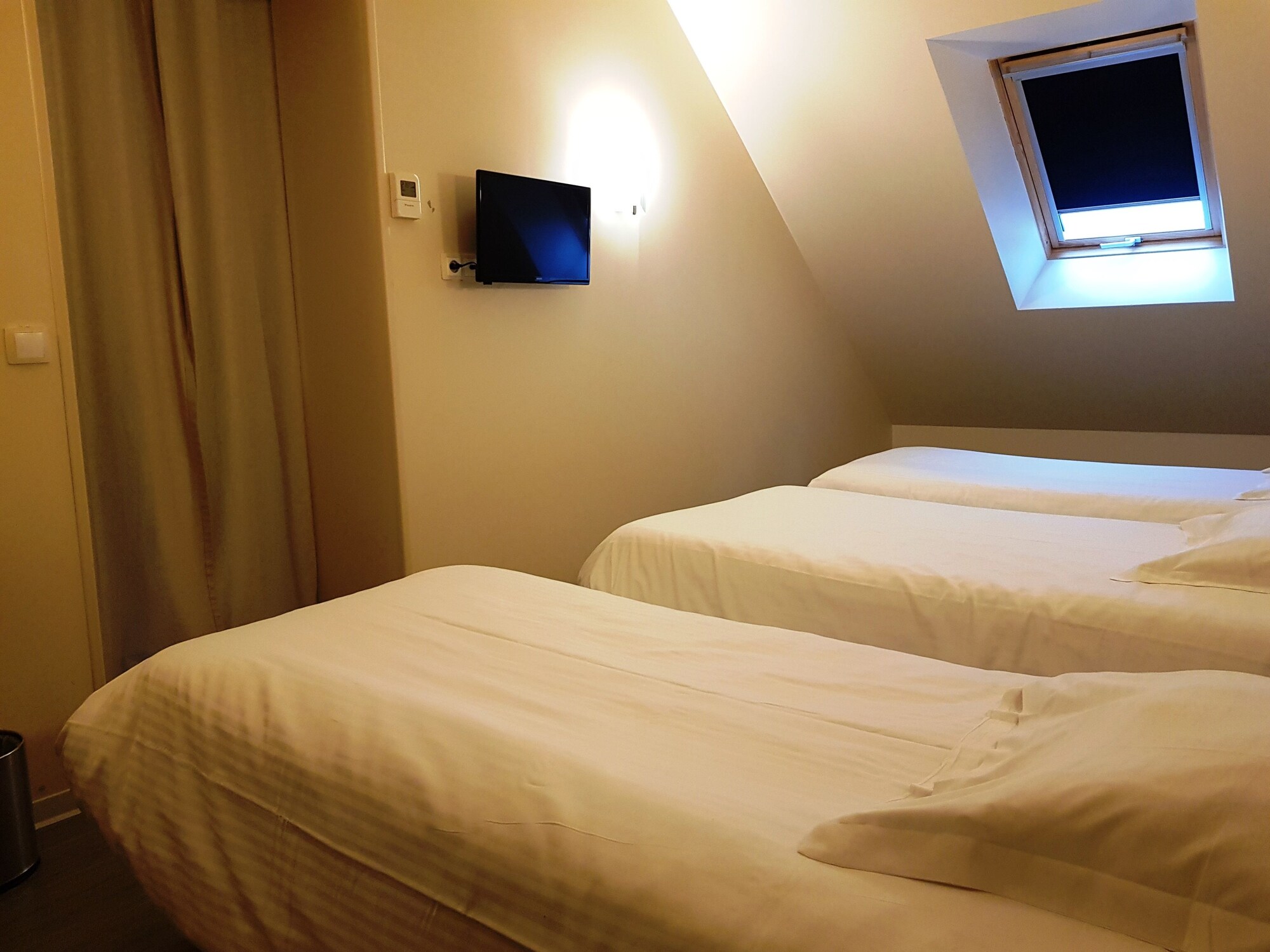 Superior, Suite, 1 Double and 3 Single Beds