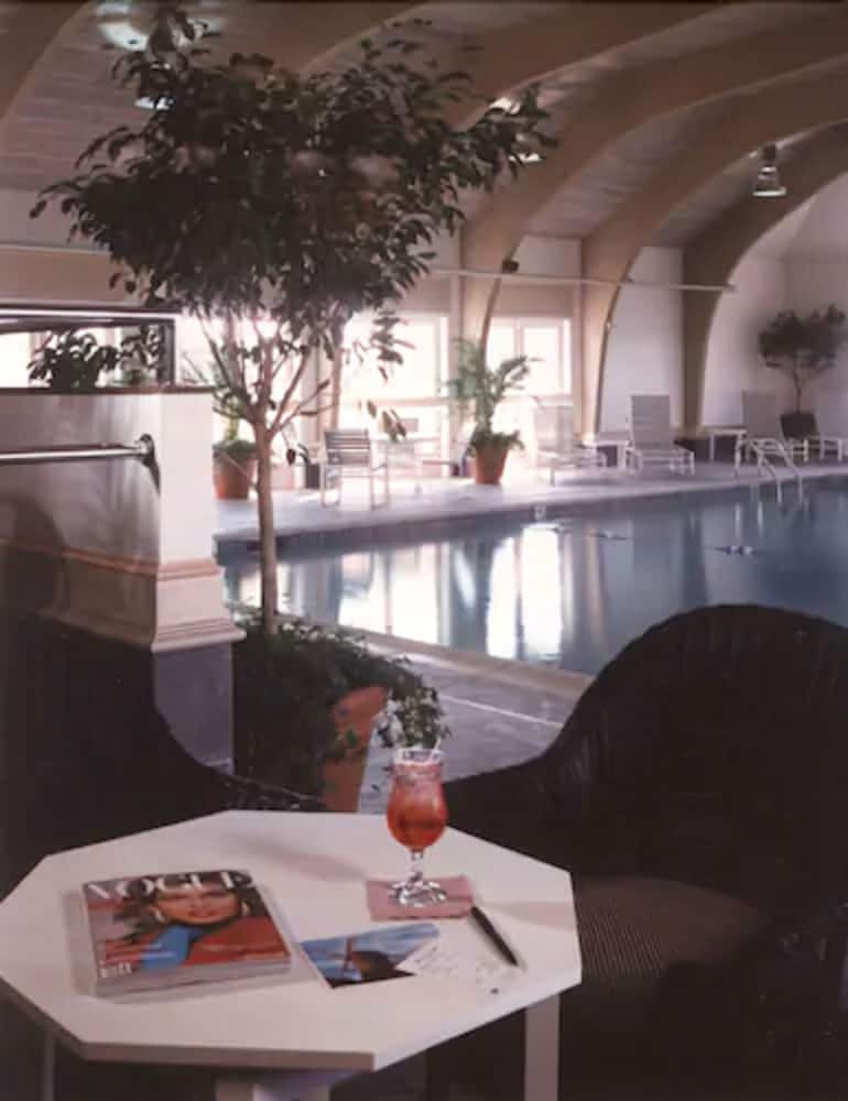 Nantucket Inn 48/55