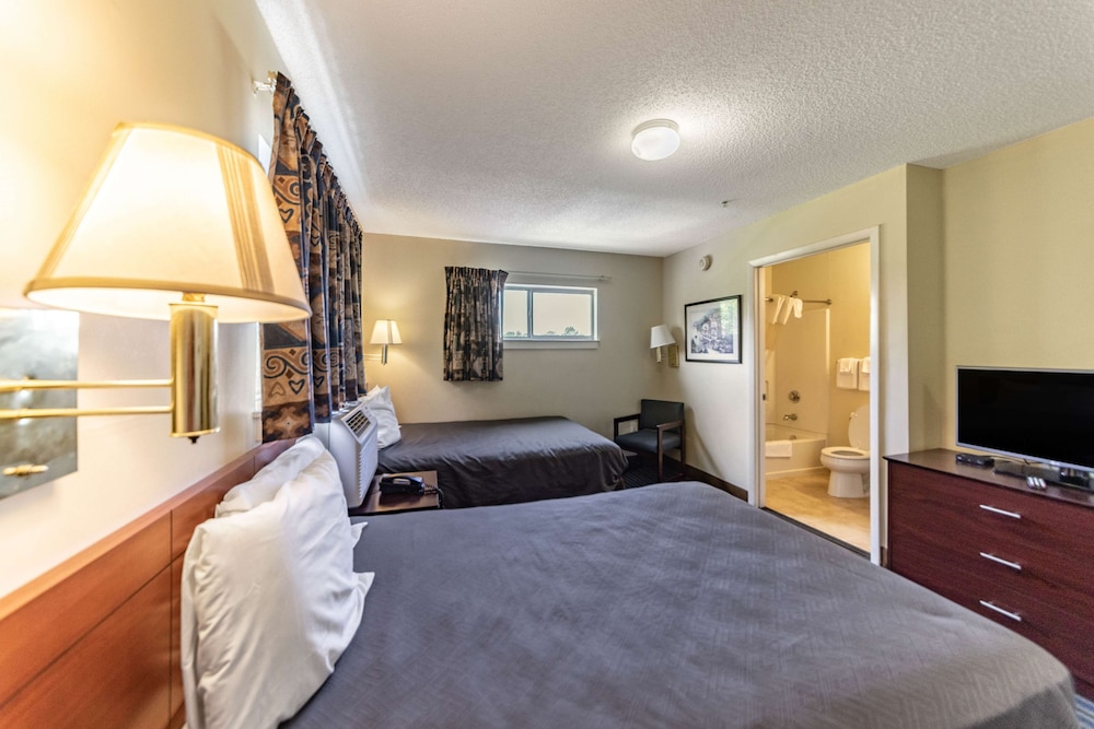 Studio 6 Extended Stay - Greensboro, NC 24/47