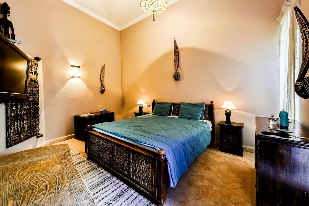 Riad Les Ammonites 6/63