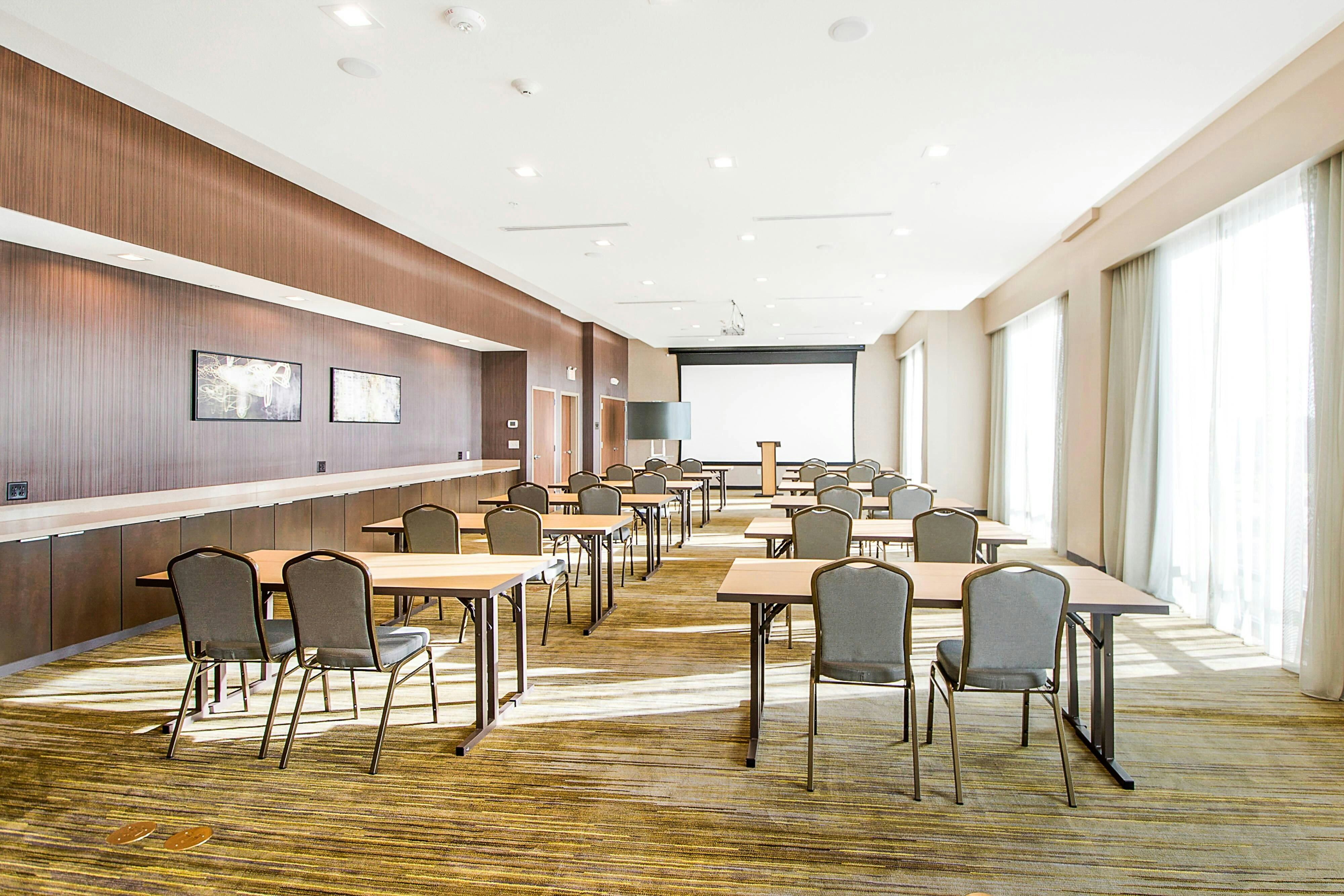 Courtyard By Marriott Longview North 10/13
