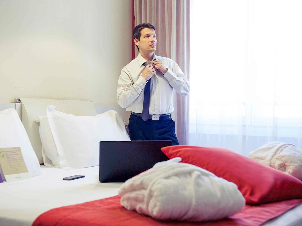 MERCURE MILANO SOLARI 69/75
