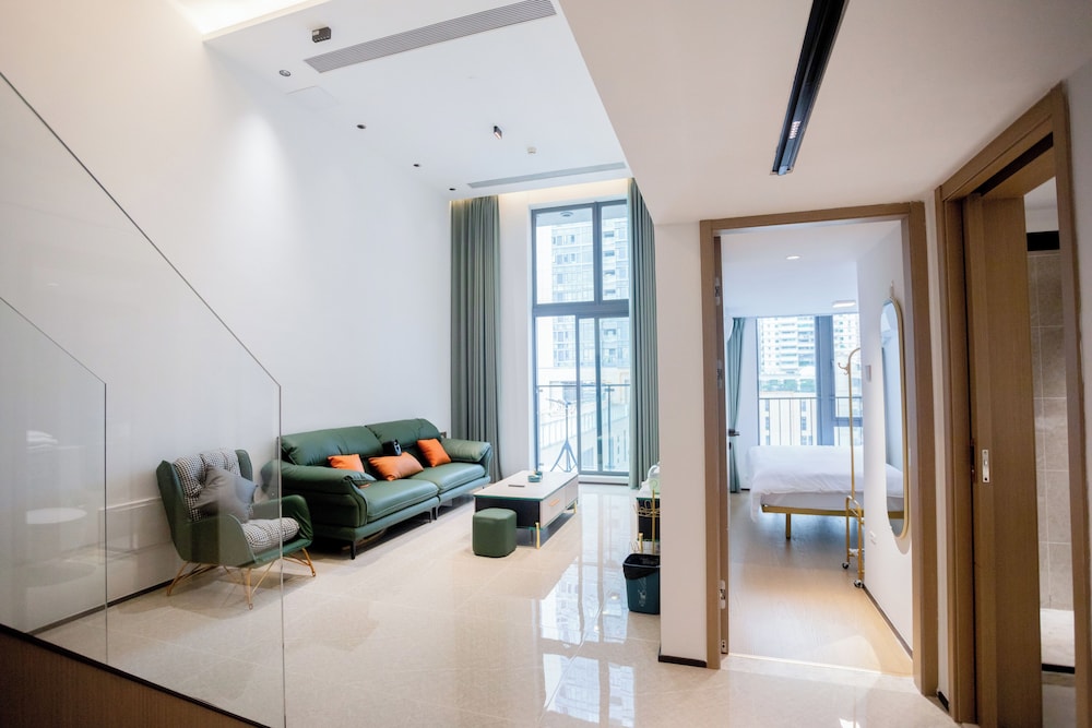 Sunny Private Apt Of Grand Continental 19/50