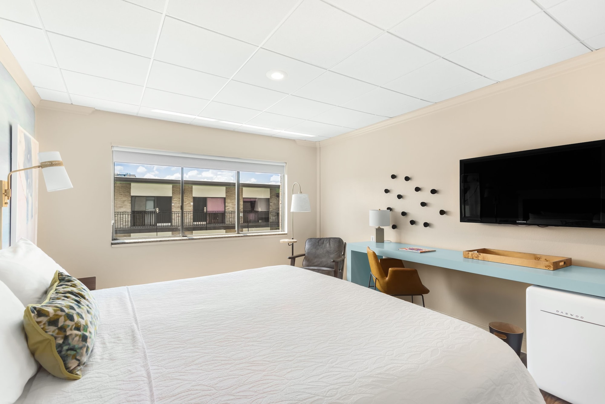 ROOM, KING BED