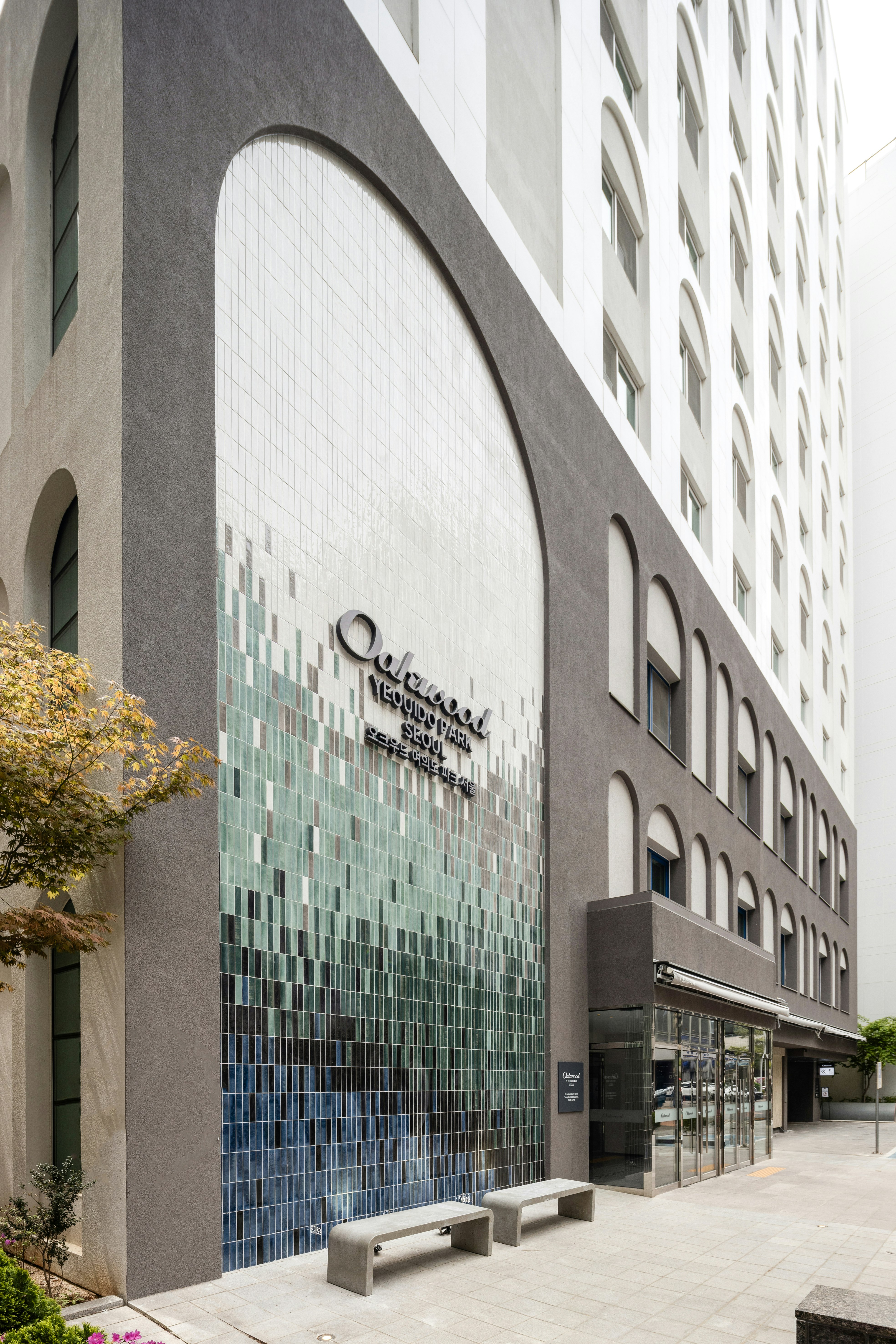 The Connoisseur Residence Hotel 45/51