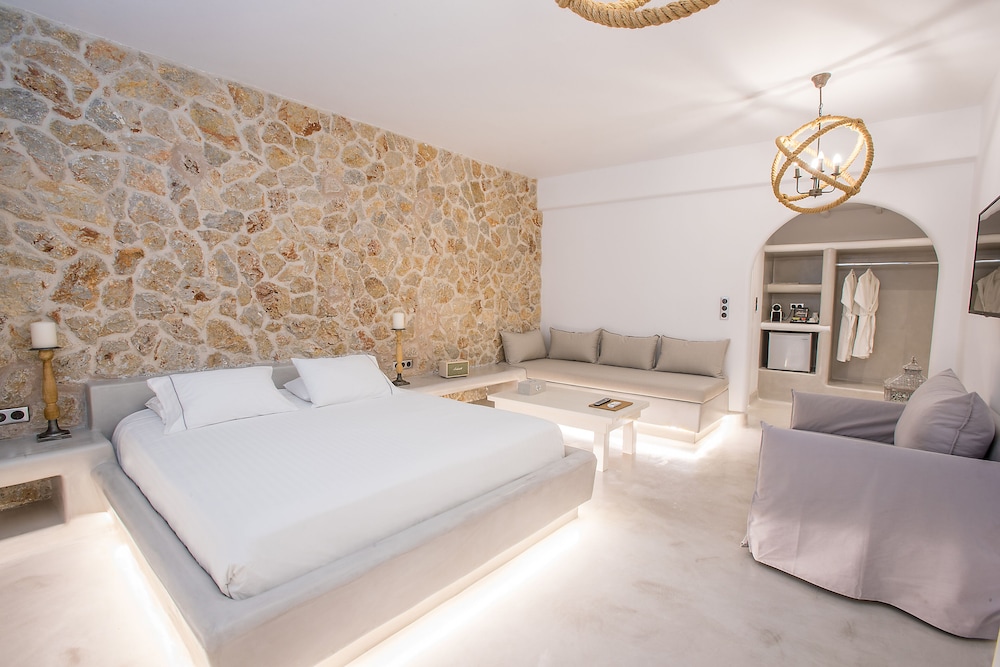 Paros Palace 17/76