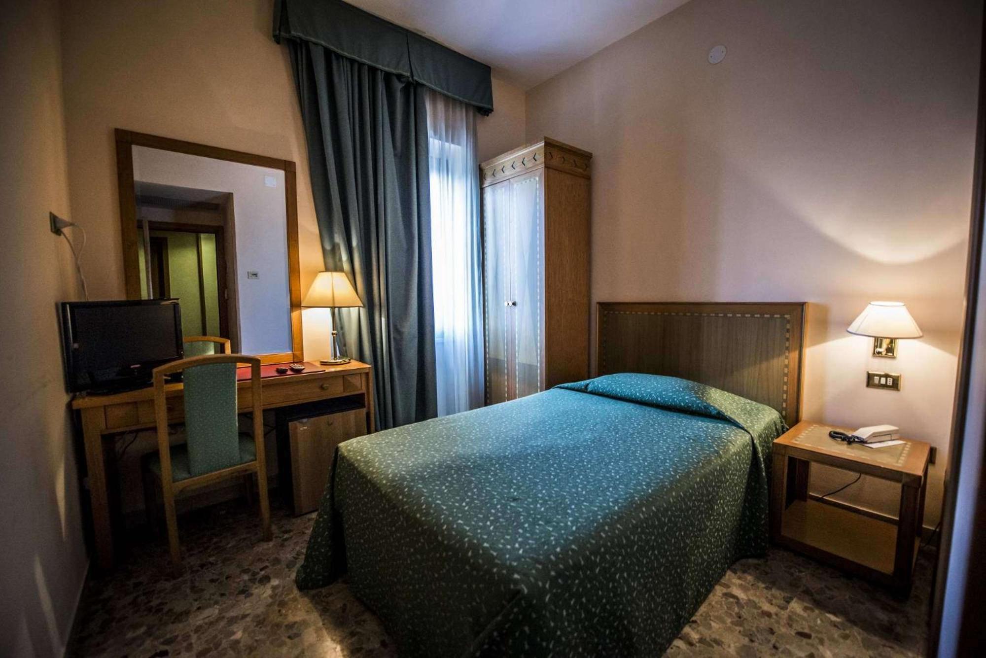 Nuovo Albergo 19/49