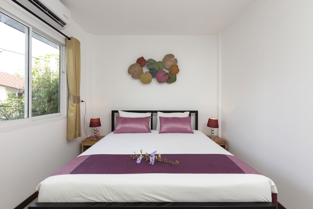 The Lantern Hostel Phuket 10/50