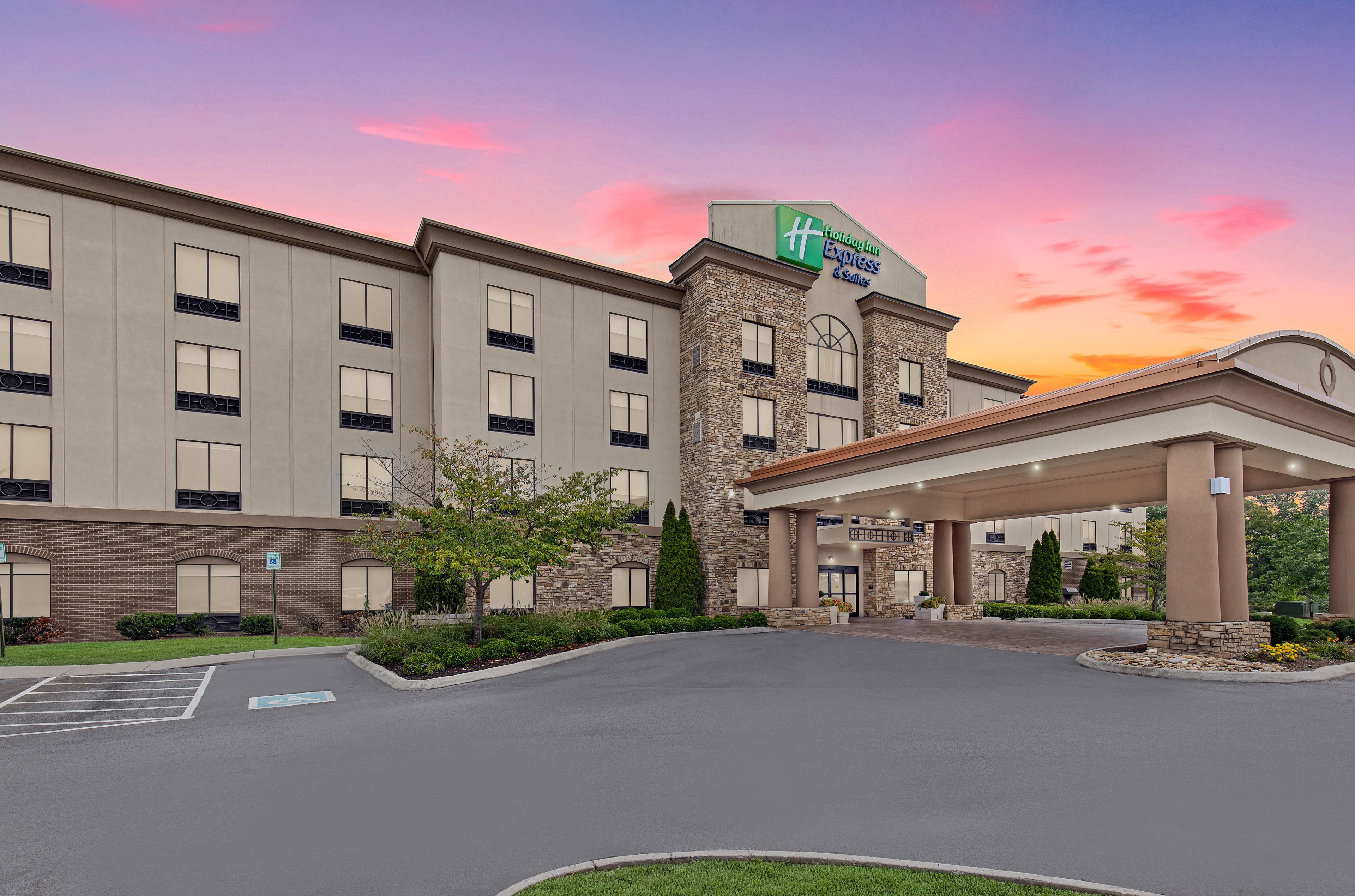 Holiday Inn Express Hotel And Suites Cleveland Northwest 4/61