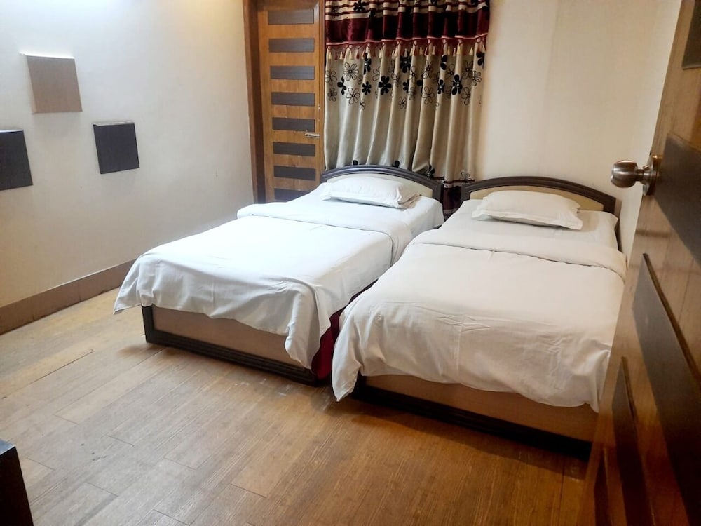Richmond Hotel 15/34