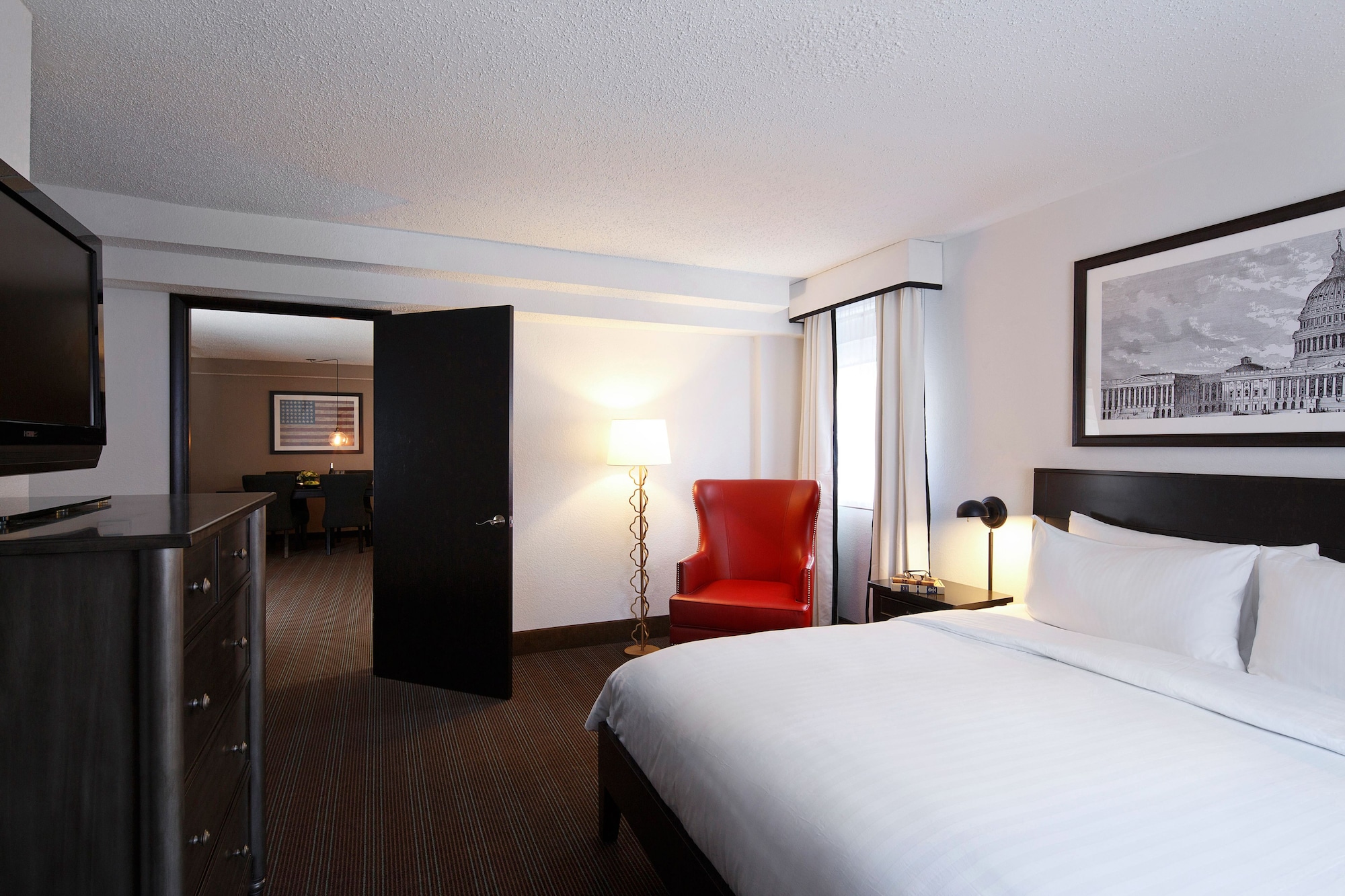 1 BEDROOM, SUITE, KITCHEN