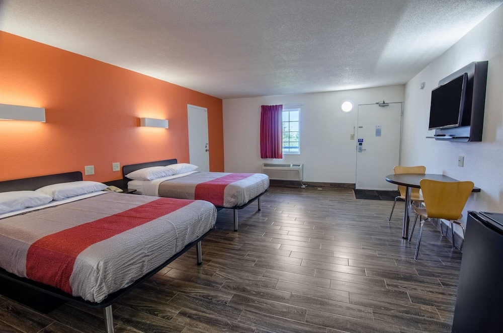 Motel6 Staunton, VA 21/38