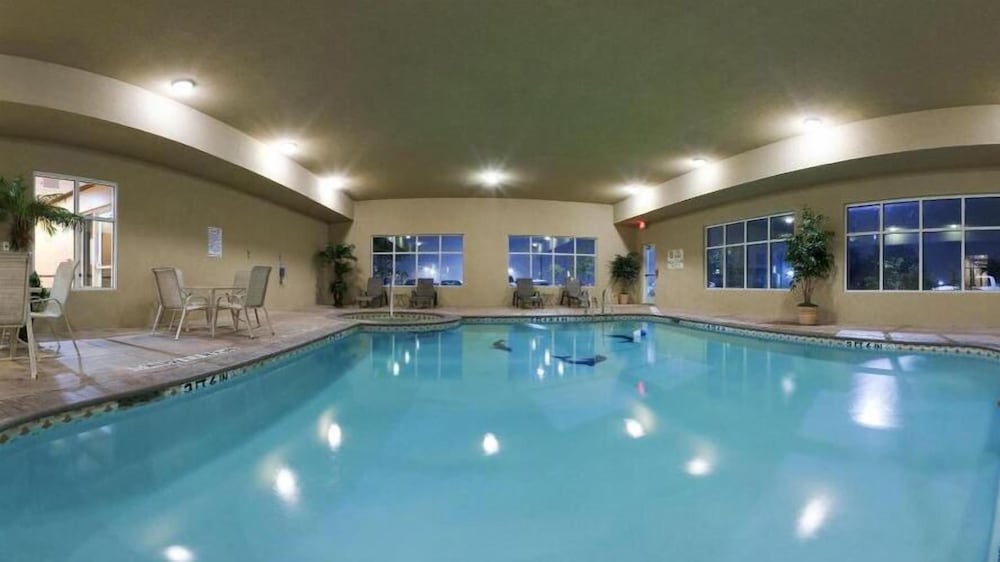 Comfort Inn Suites Denison North Lake Texoma 1/38