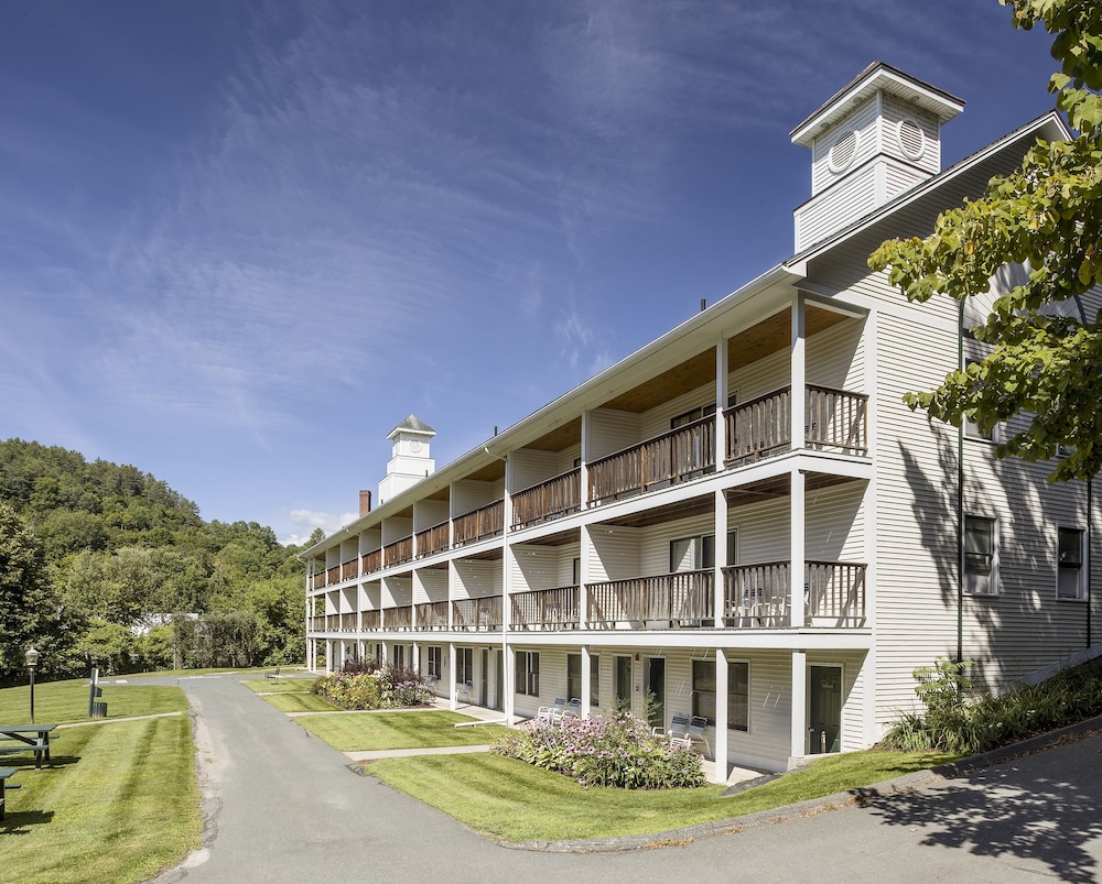 Fairbanks Inn 1/33