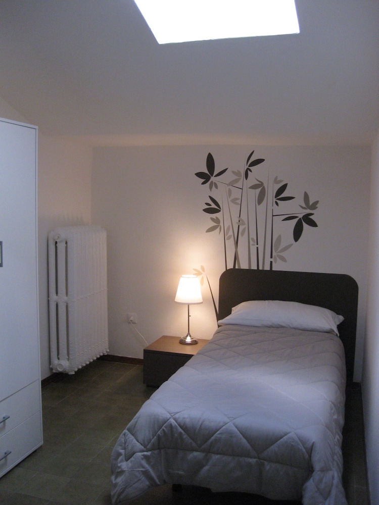 Low Cost Ferrara 6/26