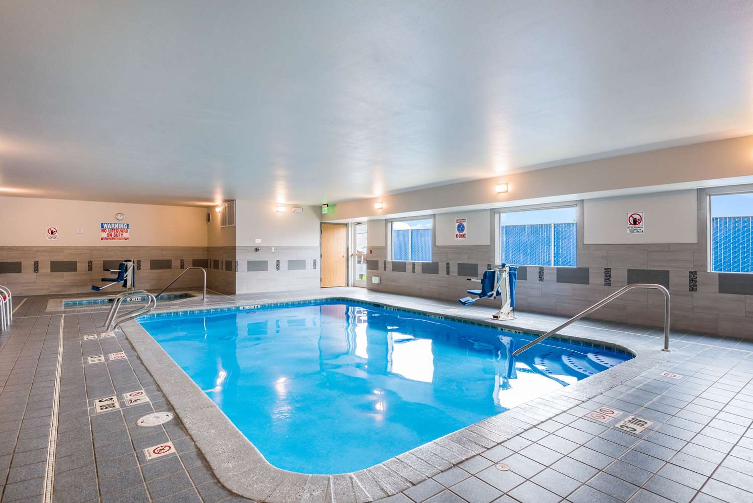 swimming pool spa