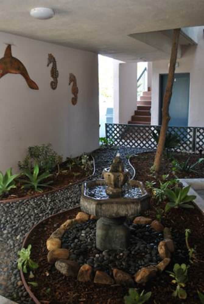 Beachside Inn 40/71