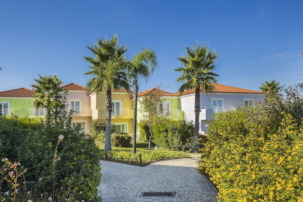 Eden Villas and Apartments 63/66