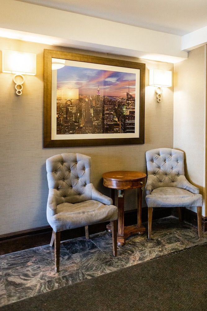 Airway Inn at LaGuardia 37/44