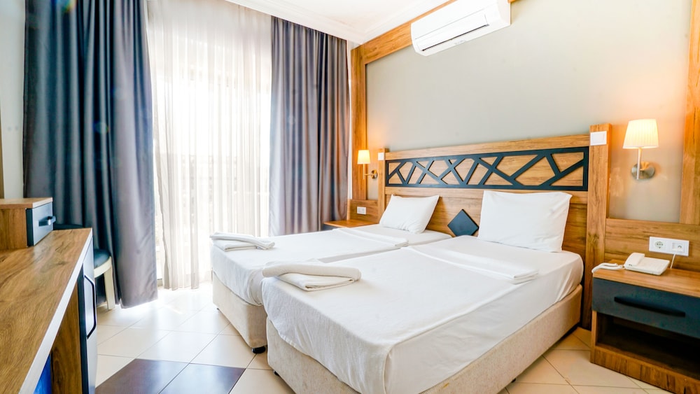 Istanbul Beach Hotel 15/50
