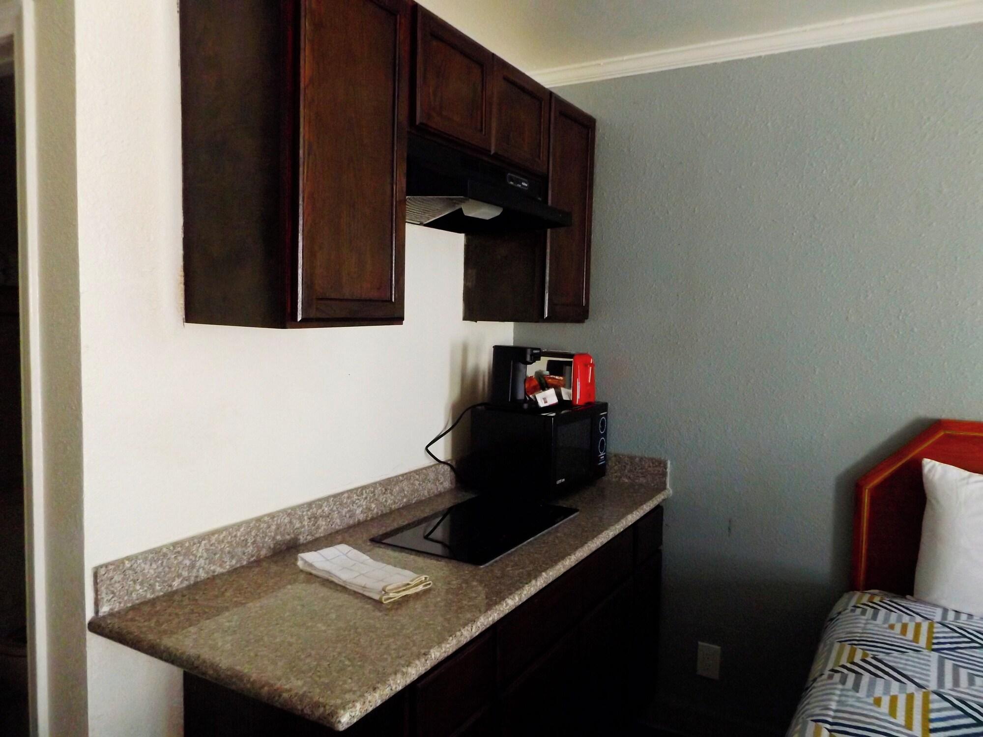 Studio6 Fort Worth, TX - Downtown East 24/36