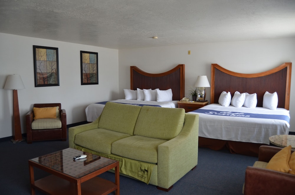 Studio, Suite, 2 King Beds
