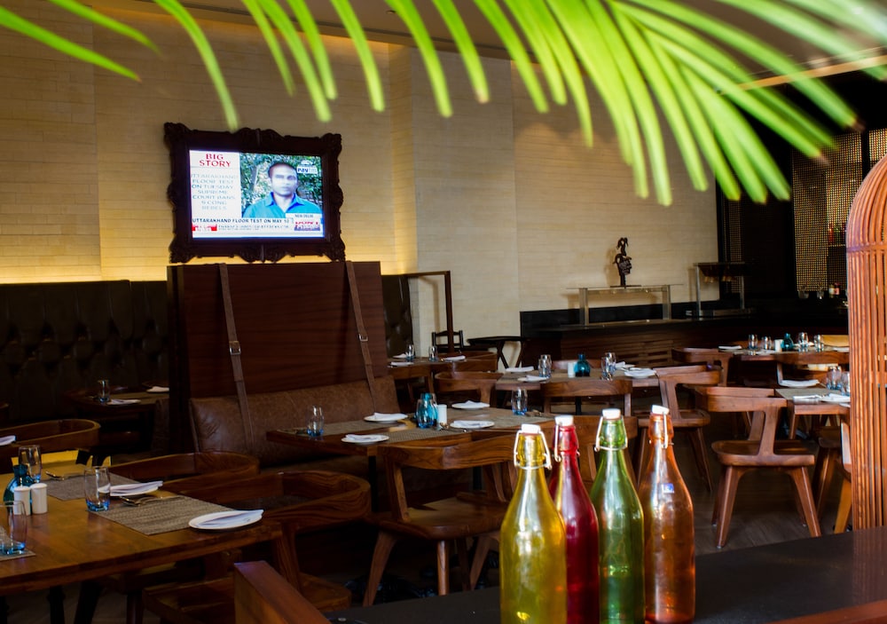 Lemon Tree Premier City Center Gurgaon 42/53