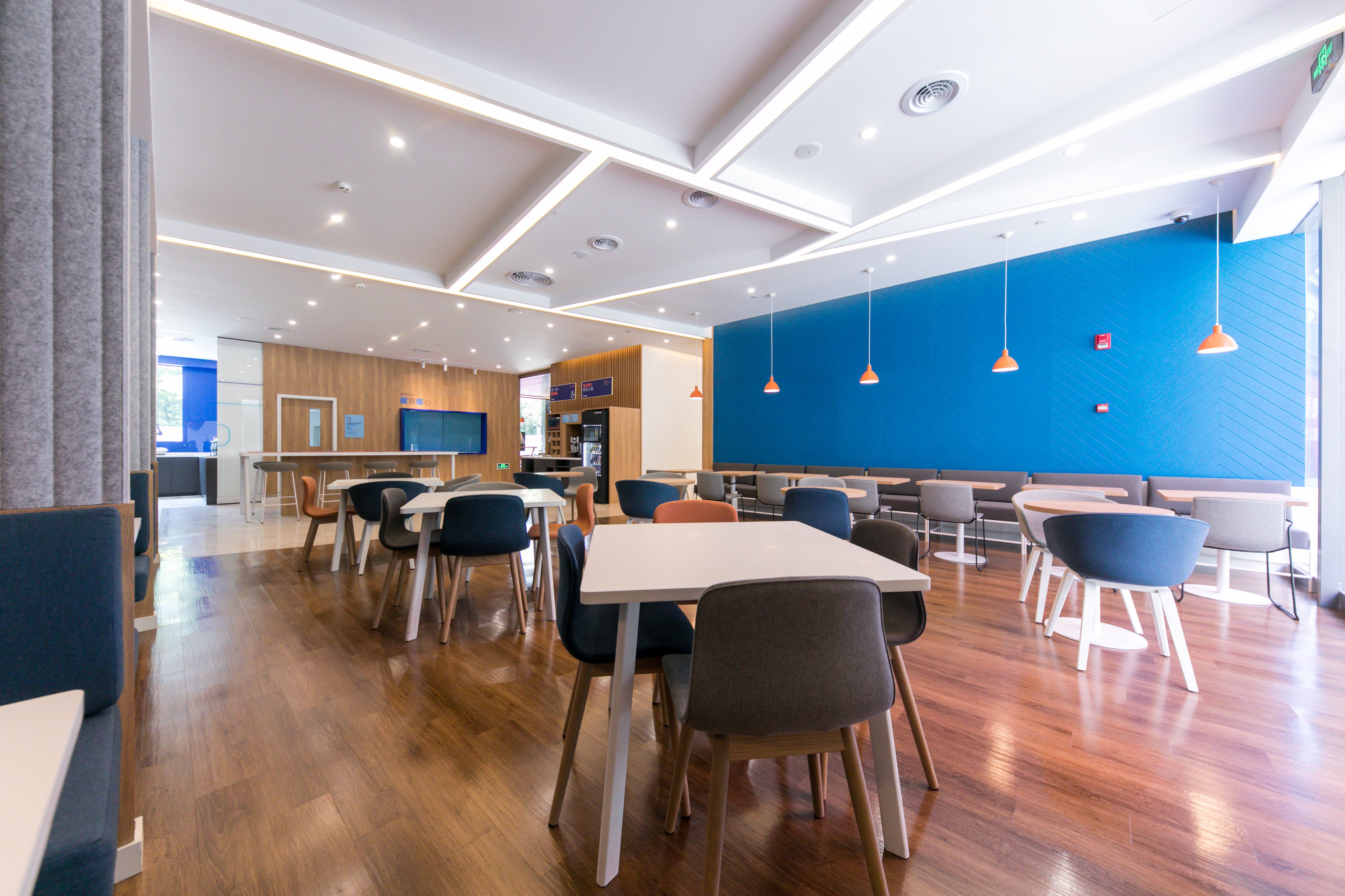 Holiday Inn Express Shanghai Tangzhen 52/63