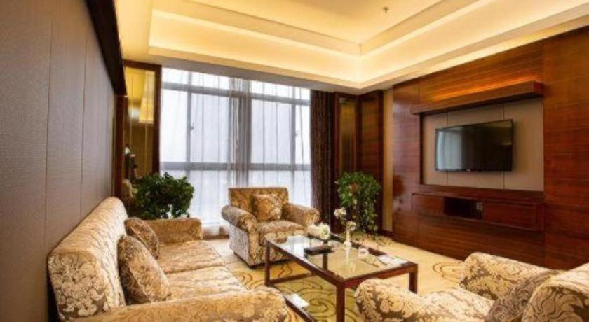 Zhengzhou Airport Hotel 25/43