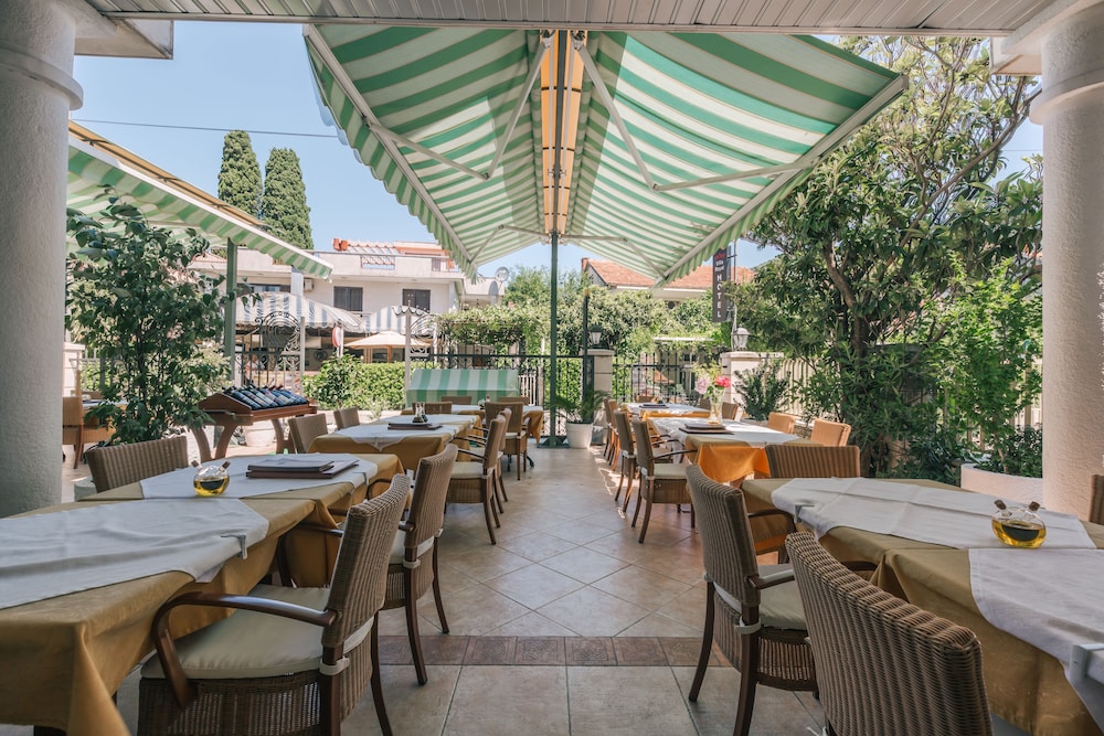Hotel Villa Royal 39/54
