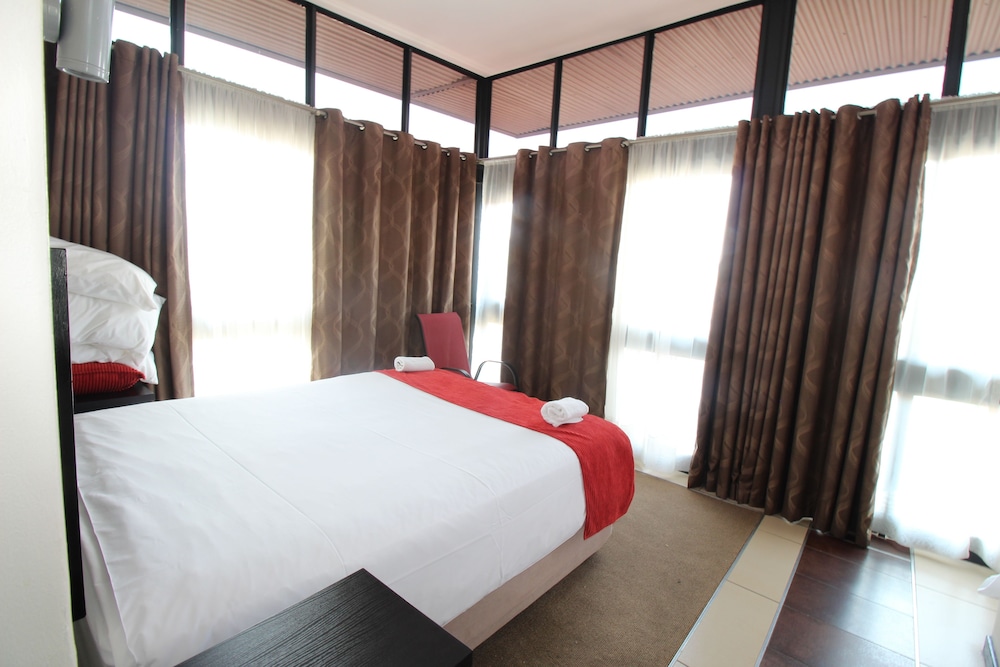 Alcazaba Lodges 12/50