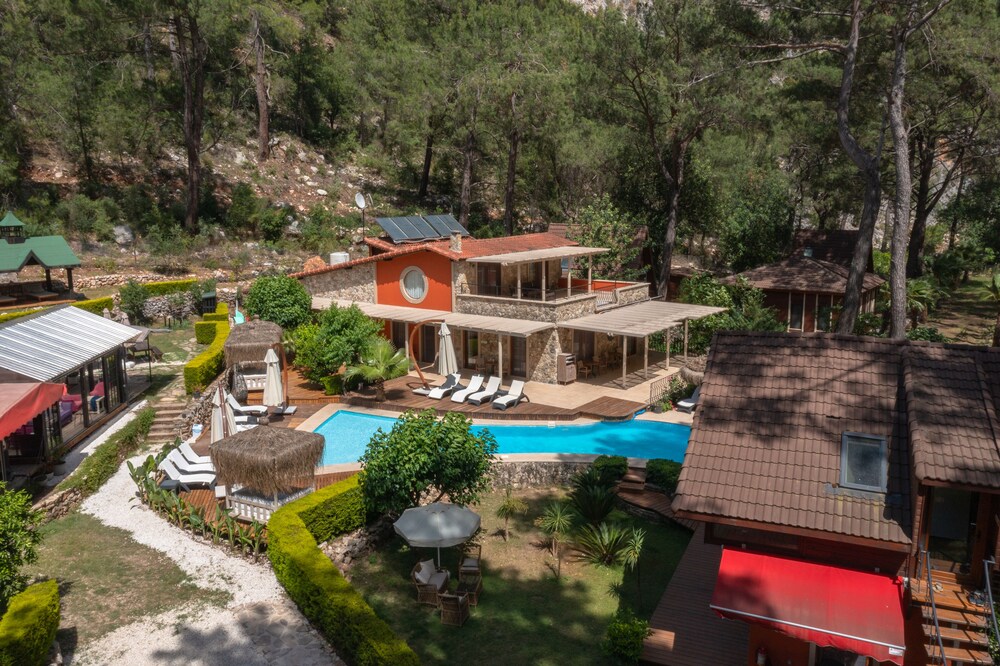 Zumrut Cirali Butik Otel 33/35