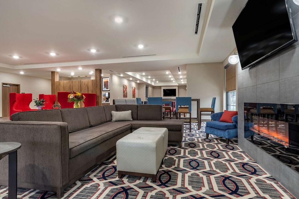 Comfort Inn and Suites Downtown near University 17/29