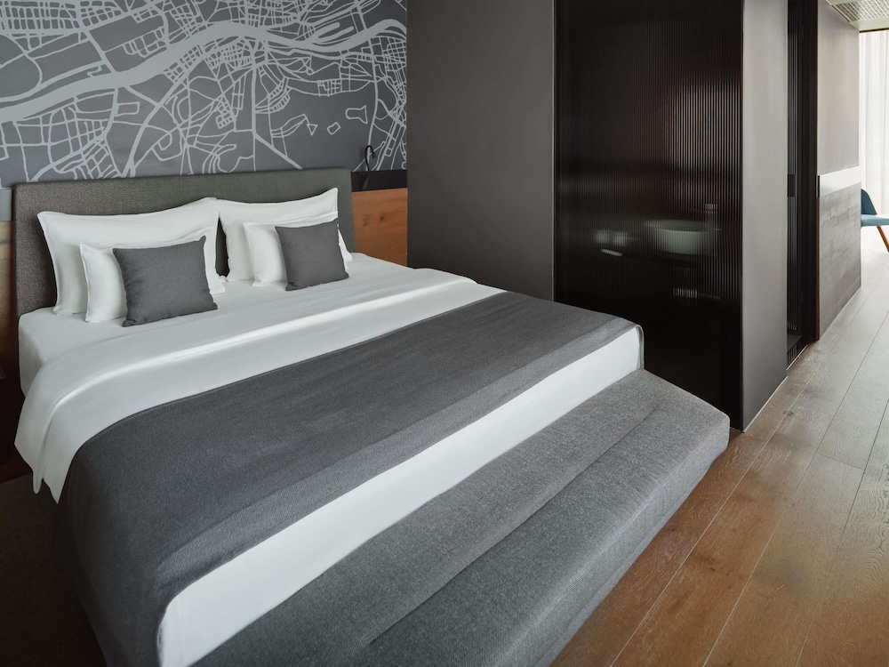 Movenpick Zagreb 16/50