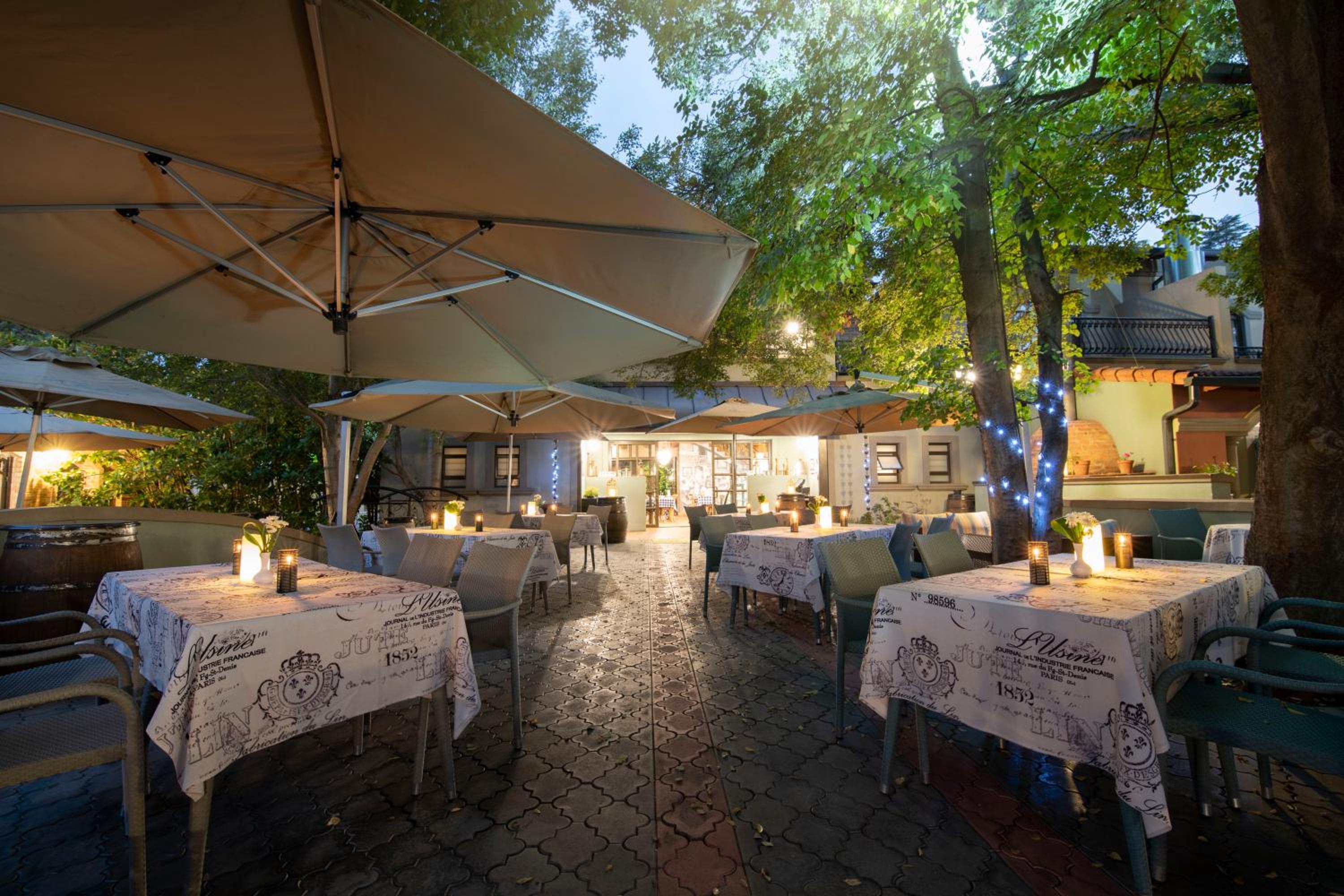THREE RIVERS LODGE & VILLA ANNA SOPHIA 32/50