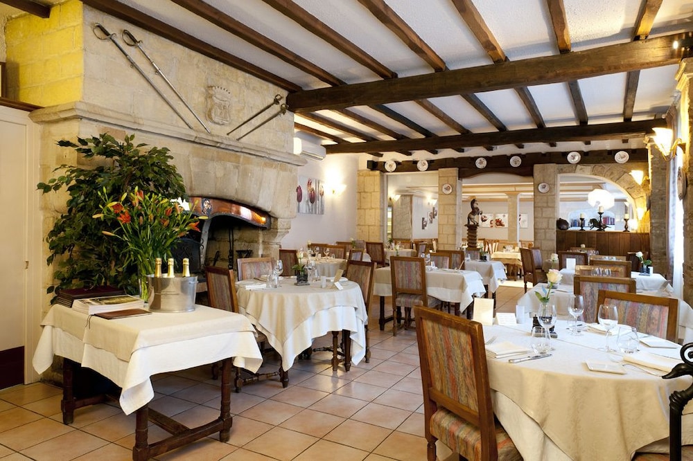 Logis Hotel Le Cheval Rouge 18/26
