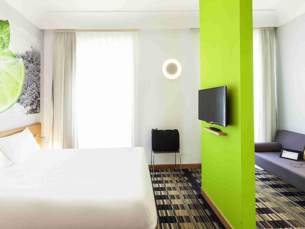 IBIS STYLES NAPOLI GARIBALDI 59/66