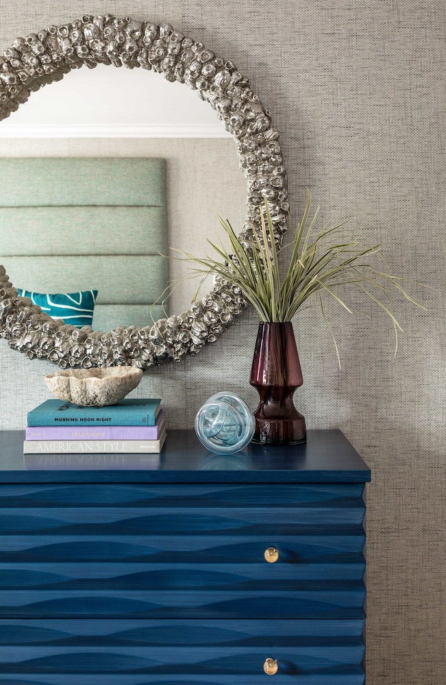 The Sydney, The Edgartown Collection 4/37